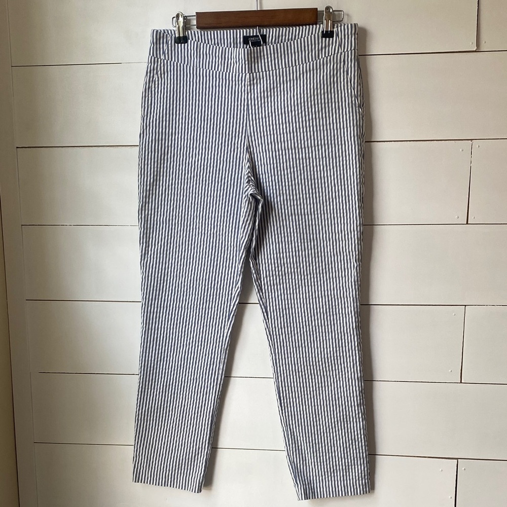Classic Striped Women's Cropped Pants